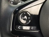 ステアリングリモコンは、運転中でも簡単に音量調整やチャンネル変更もできます!わき見運転防止にもつながるので安心です♪