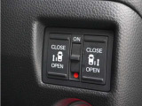 ◆両側電動スライドドア◆狭い駐車場でも乗り降りが楽々♪お子様が隣の車にドアを当ててしまう心配もございません!小さなお子様連れの方もこれで安心。