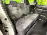 後部座席も気になるようなキズ・汚れやへたり等、大きなダメージはなく、良好な状態です。