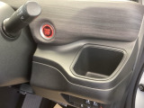 スマートキーシステム搭載ですので、ハンドル横のスイッチを押せば、エンジンスタート!