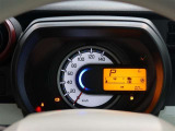 とっても見やすいメーターです。夜間時はラグジュアリーな気分にさせてくれる照明が魅力ですので、夜のドライブも楽しみになりますよ♪