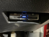 【ETC】有料道路を利用する際に料金所で停止することなく通過できる、ETC車載器(ノンストップ自動料金収受システム機器)が装備されています。セットアップを行うことで利用可能になります。