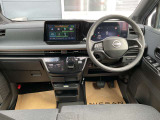 インパネ周りはこのように機能的にまとまっています。もちろんクリーニング済みで、室内もキレイです。