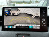 バックでの駐車が苦手な方や運転にあまり自信のない方でも後方の視界をしっかりサポート。安心して車庫入れが出来るバックカメラを装備しています!
