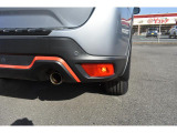 リヤフォグランプ。悪天候時に点灯することで後方や後続車両に自車の存在をアピールでき追突被害の回避につながります