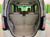普段のお買い物や通勤、送迎等に十分な荷室スペースを確保しております。セカンドシートを倒すと、大きな荷物の積載も可能です♪