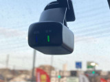 ■ドライブレコーダー■場所を取らないオールインタイプ。フルハイビジョン録画機能により、高精細な映像を記録できます。記録した映像はパソコンなどで確認できます。