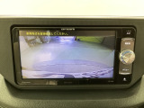 バックをするとき自動でリアの様子が映る『リアカメラ』付き! 画面で確認しながらバックが出来るので駐車の時も安心です。
