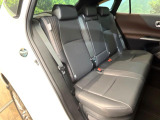 後部座席も気になるようなキズ・汚れやへたり等、大きなダメージはなく、良好な状態です。