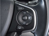 ◆アダプティブクルーズコントロール◆予め設定した車速内でクルマが自動的に加減速。前走車との適切な車間距離を維持しながら追従走行します。【LKAS】車線維持支援システムでステアリング操作を支援。