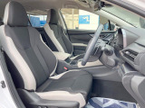 ドライバーによって運転しやすいポジションは異なり、あの車はどうなのか不安なこともありますよね。気になるお車は店頭で乗り込んでご確認いただけます♪