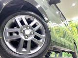 【純正15インチアルミホイール】外観にマッチした純正アルミホイールを装着しております。各種社外アルミホイールや、スタッドレスタイヤも取扱いしております。是非ご相談ください♪