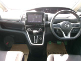 操作しやすい運転席廻り!操作パネルも使いやすい!!ドライブが楽しくなります!
