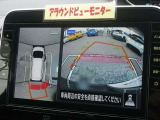 「アラウンドビューモニター」・・・上空から見た映像で車庫入れ簡単♪♪