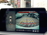 【パノラミックビューモニター】専用のカメラにより、上から見下ろしたような視点で360度クルマの周囲を確認することができます☆死角部分も確認しやすく、狭い場所での切り返しや駐車もスムーズに行えます。
