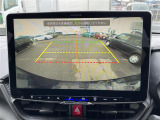 【バックモニター】後ろのカメラの映像をモニターに映し出すことができます!後方の見えない死角や、障害物との距離感をしっかり確認することができます!駐車が苦手な方におすすめです。