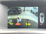 【パークアシスト・カメラ】駐車時に後方がリアルタイム映像で確認できます。大型商業施設や立体駐車場での駐車時や、夜間のバック時に大活躍!運転スキルに関わらず、今や必須となった装備のひとつです!