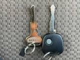 リモコンキーとスペアキーです。