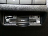 高速道路を賢く使うETC2.0装備です。高速道路とクルマが情報を連携して渋滞の迂回ルートや災害時の適切な誘導をしてくれたりします。