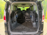 後席を格納すると、これだけの広さが!シーンに合わせたシートアレンジで、大きな荷物も積むことが出来ます♪