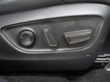 運転席はパワーシートなのでお好みのドライビングポジションに調整可能です♪