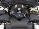 マセラティの100年の歴史が詰まった、3リッターV6ツインターボエンジン。是非店頭でその走りやエギゾーストを、肌で、耳でご体感ください。