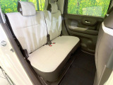 後部座席も気になるようなキズ・汚れやへたり等、大きなダメージはなく、良好な状態です。