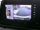 アラウンドビューモニター付きです 上から見たイメージで駐車出来ますので車庫入れの苦手な方も楽に駐車出来ます♪