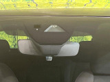 【i-ACTIVESENSE】走行中に前方の車両等を認識し、衝突しそうな時は警報とブレーキで衝突回避と被害軽減をアシスト。より安全にドライブをお楽しみいただけます。