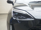 LEDヘッドライトです。デザイン性がよくとても明るいので、夜間の走行や悪天候でも安心です。しかも長寿命!