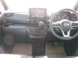 操作しやすい運転席廻り!操作パネルも使いやすい!!ドライブが楽しくなります!
