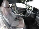 ゆったり室内で運転もしやすいです♪使い勝手の良い配置も考えられています!!