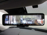 スマートルームミラー付きで後部座席に乗車してても後方がしっかり見れます