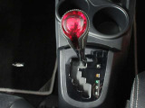 ゲート式シフトレバーです。誤作動が少ない操作性が良しです!!