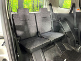 3列目シートはもちろん状態良好☆大人でもゆったりと座って頂けますので、大人数でのお出かけもラクラクです♪ご家族で、気の知れた仲間で、ドライブに行くのが楽しみですね♪