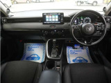 とても握りやすいステアリング!運転手の気持ちがそのまま伝わるかのような反応をしてくれます!小物入れや各ボタンの配置にこだわり、とても使いやすいです !視認性も良好なのでロングドライブもお任せ下さい!