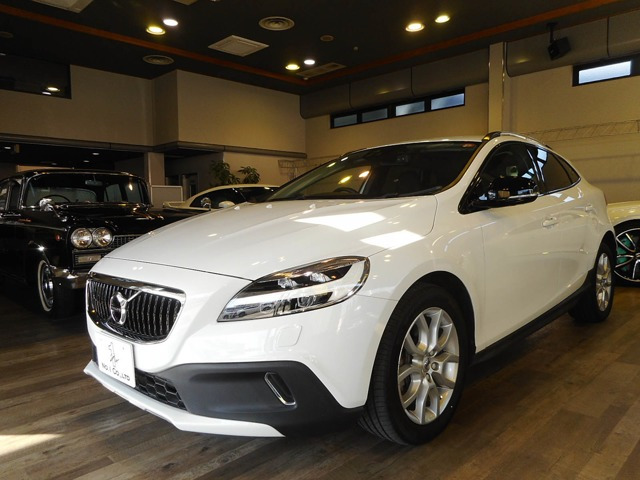 V40クロスカントリーD4 サマム ディーゼル