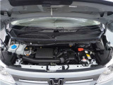 エンジンは車の心臓部分です。このエンジンルームが汚いとトラブルの基になります。当店は専用の液剤を使って徹底的に綺麗にします。