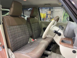 運転席シート廻りは使用感も少なく、良好な状態となっています。丁寧に使われていたことがよくわかりますね。