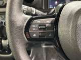 ステアリングにオーディオ操作スイッチが付いています。オーディオ画面に直接タッチしなくても操作が出来ますので、運転に集中できます。