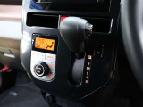 CVT(無段変速)のオートマチックです。インパネシフトがとても使い易く足元がスッキリするので、空間が広く使えます。