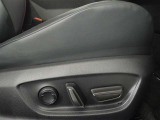 パワーシート搭載。微妙な調整が手軽にでき、ピッタリのポジションで運転することが可能です。