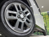 【純正15インチアルミホイール】外観にマッチした純正アルミホイールを装着しております。各種社外アルミホイールや、スタッドレスタイヤも取扱いしております。是非ご相談ください♪
