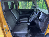 運転席シート廻りは使用感も少なく、良好な状態となっています。前オーナー様が丁寧に使っていたことがよくわかりますね。