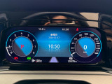 液晶メーターです。車速や時刻、走行距離など細かい表示が可能です。