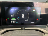 サクラ専用のデジタルメーターパネルです。様々な情報が表示可能になっています。