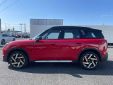 ご納車前には、MINIを熟知したメカニックによる100項目の点検・整備を行います。不具合箇所、交換時期に達している部品に関しましては、全て当社負担で交換してからのご納車となります。