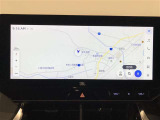 大きくて見やすいディスプレイにより、地図やルート案内が一目で確認できます。運転中でも視線移動が少なく、安全性にも配慮されています。