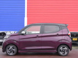 クールに、スタイリッシュに、自分らしく。Highway STAR Urban CHROME!クルマが360&deg;周囲を見守ってくれるから、安心しておでかけできます。ボディカラーはカンジュクカシス/ブラックP 2トーン(特別塗装色)です。