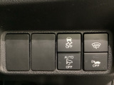 VSA(ABS+TCS+横滑り抑制)解除のオンオフスイッチなどはハンドルの右側に装備しています。